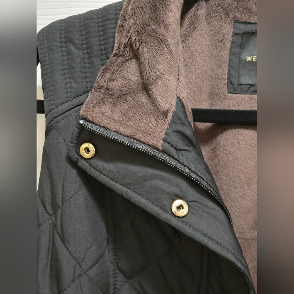 Women's Quilted Black Vest with Brown Faux Fur Lining, Size L - Picture 9 of 13